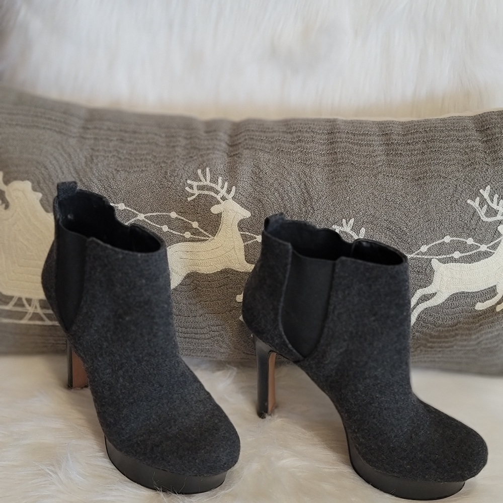Shoes - Picture 2 of 3